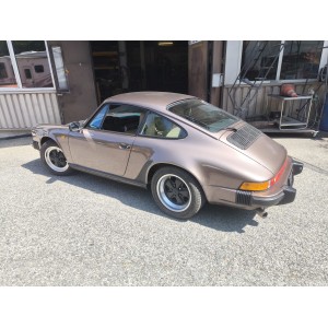 Porsche 911 Carrera 3.2 de 1984 d'occasion chez Performance Sarteur en Suisse