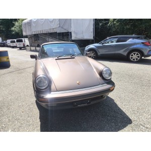 Porsche 911 Carrera 3.2 de 1984 d'occasion chez Performance Sarteur en Suisse